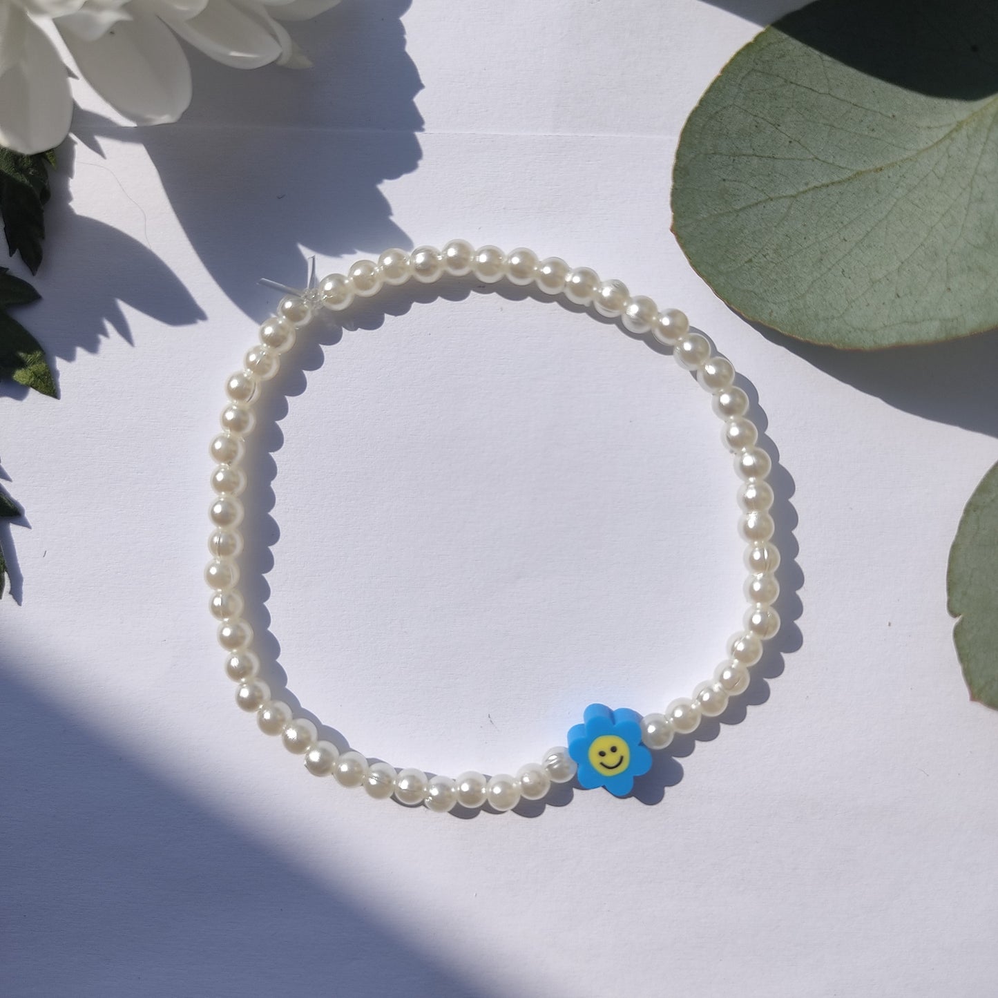 90's Smiley Flower Pearl Beaded Bracelet